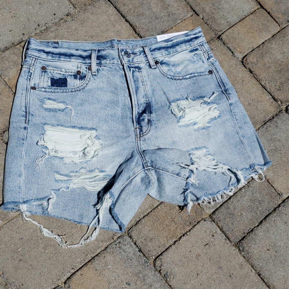 COPY - American Eagle 90s Boyfriend denim shorts